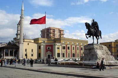 آلبانی باید متوجه خطرات تروریست های مجاهدین باشد