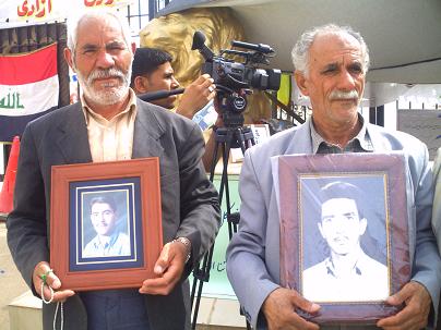 Families picketing in front of Camp Ashraf, May 02, 2010