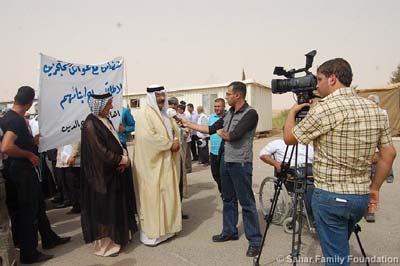 Iraq Salahuddin province tribes meet with the picketing families of Ashraf hostages