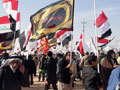 تجمع بزرگ مردم عراق در برابر پادگان فرقه ای اشرف