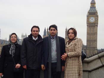 هیئت انجمن نجات در لندن با دکتر لیام فاکس در پارلمان بریتانیا دیدار و گفتگو کرد. در این ملاقات نمایندگان انجمن نجات شرایط داخل کمپ اشرف در عراق، محل آموزش های نظامی و ایدئولوژیک فرقه ی مجاهدین خلق MKO، را تشریح نمودند.