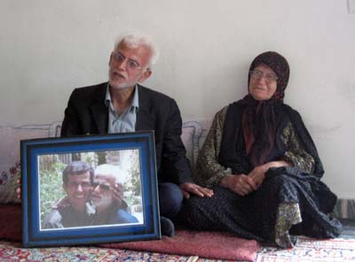 خانواده شعبانی: صدام، پسرم را به رجوی لعنتی فروخت