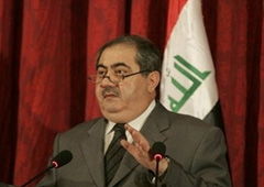 وزیر امور خارجه عراق درباره موضع دولت عراق در قبال گروه تروریستی مجاهدین تصریح کرد: موضع عراق در این زمینه مشخص است، دولت عراق به هیچ وجه نمی‌پذیرد که یک گروه مسلح به منافع این کشور و کشورهای دیگر آسیب برساند.