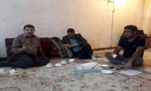 دیدار اعضای انجمن خوزستان با خانواده مهرداد وسمرا بزازیان ازاسیران فرقه رجوی