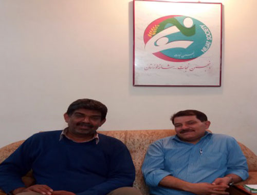 کاظم شهیدی در دفتر انجمن نجات شعبه خوزستان